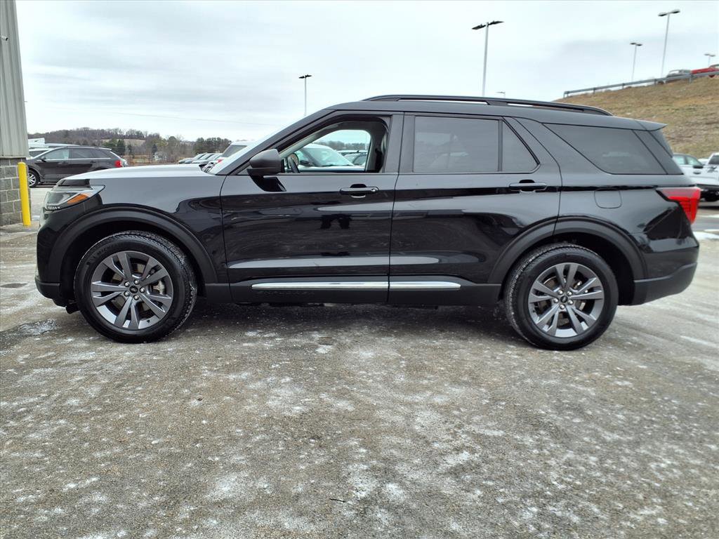 Certified 2025 Ford Explorer Active w/ Active Comfort Package image 2