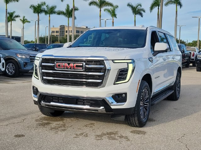 Used 2025 GMC Yukon XL Elevation RWD image 3