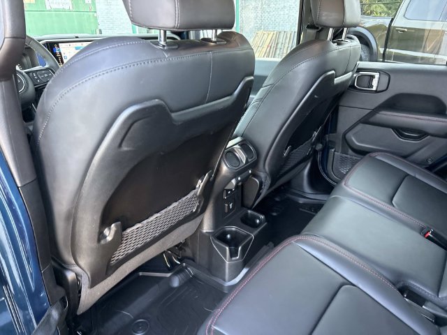 Used 2025 Jeep Gladiator Rubicon w/ Safety Group AWD/4WD image 17