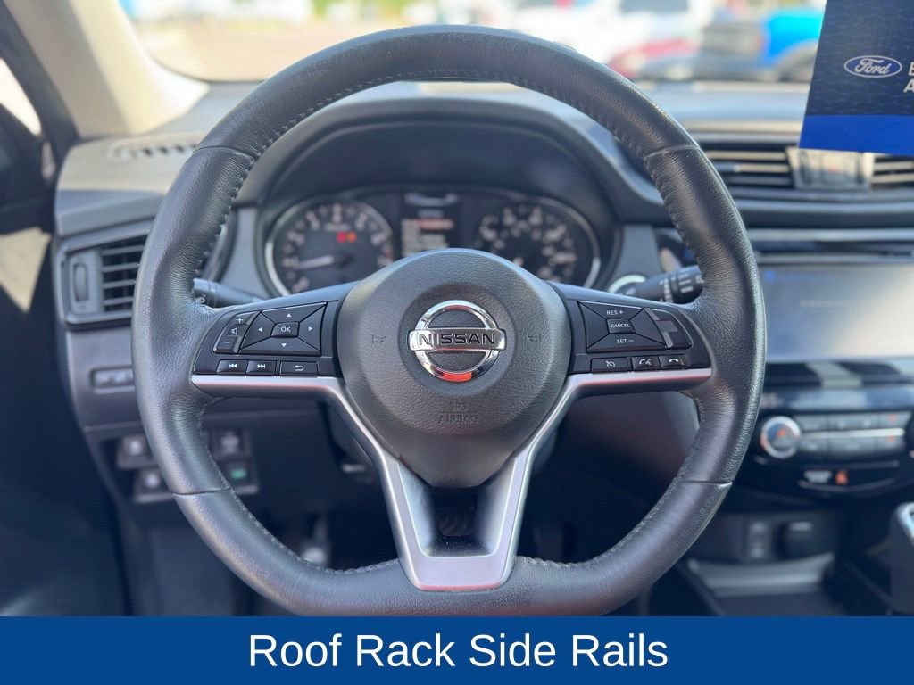 Used 2017 Nissan Rogue SV w/ SV Premium Package FWD image 13