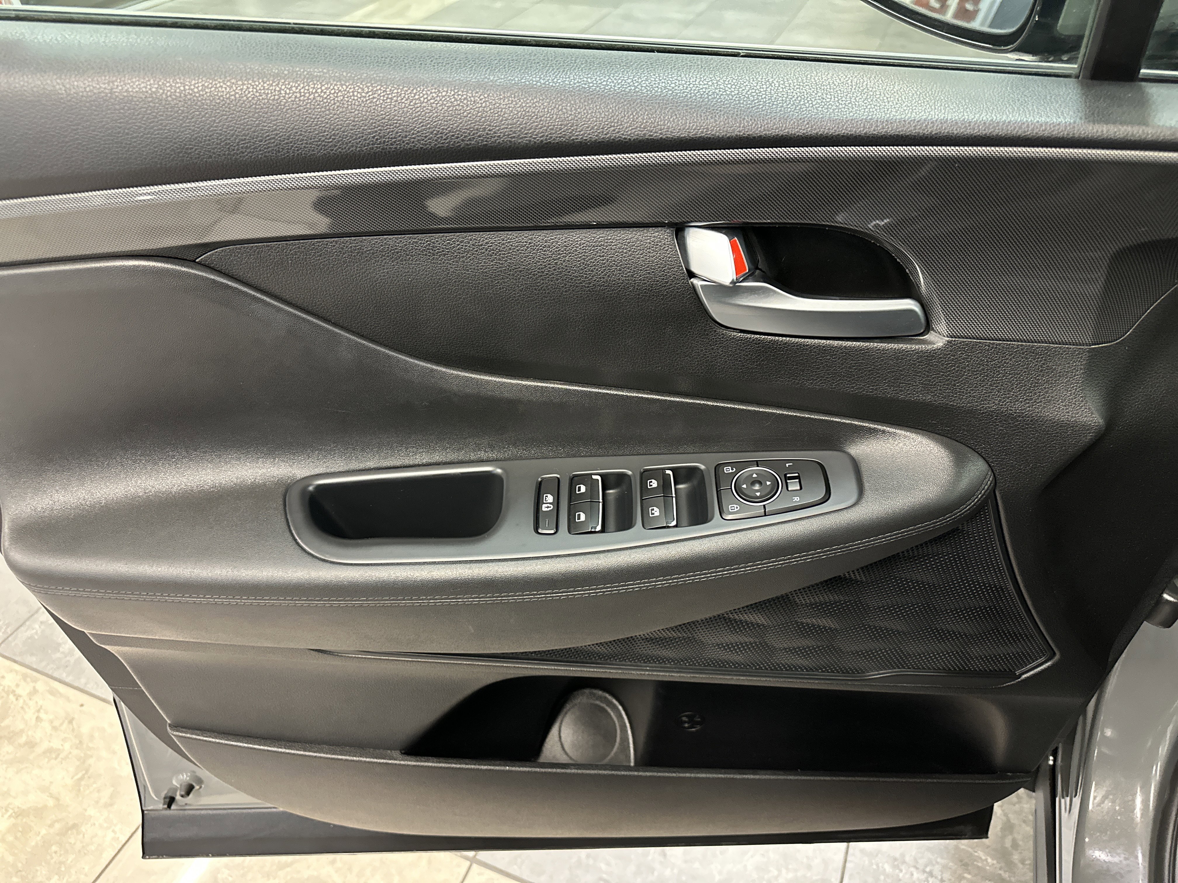 Used 2023 Hyundai Santa Fe SEL image 20