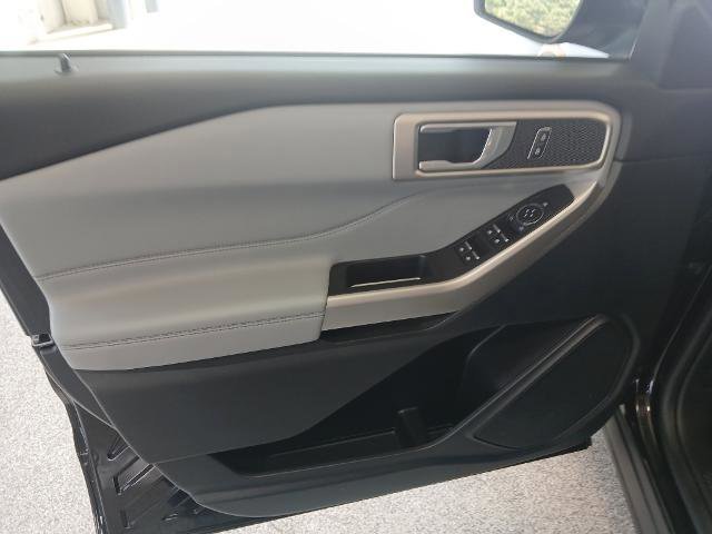 Certified 2023 Ford Explorer XLT w/ Equipment Group 202A image 12