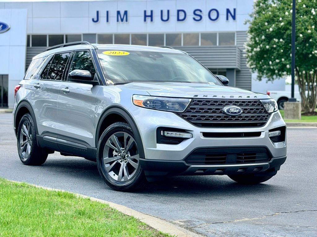 Certified 2023 Ford Explorer XLT w/ Equipment Group 202A RWD image 2