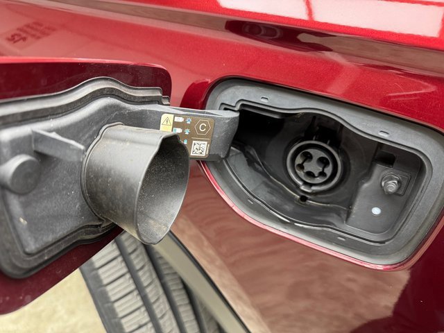 Used 2022 Jeep Grand Cherokee Limited 4xe image 32