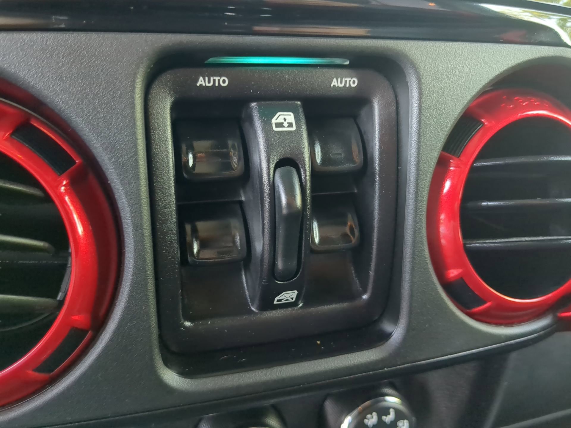 Used 2018 Jeep Wrangler Unlimited Rubicon AWD/4WD image 55