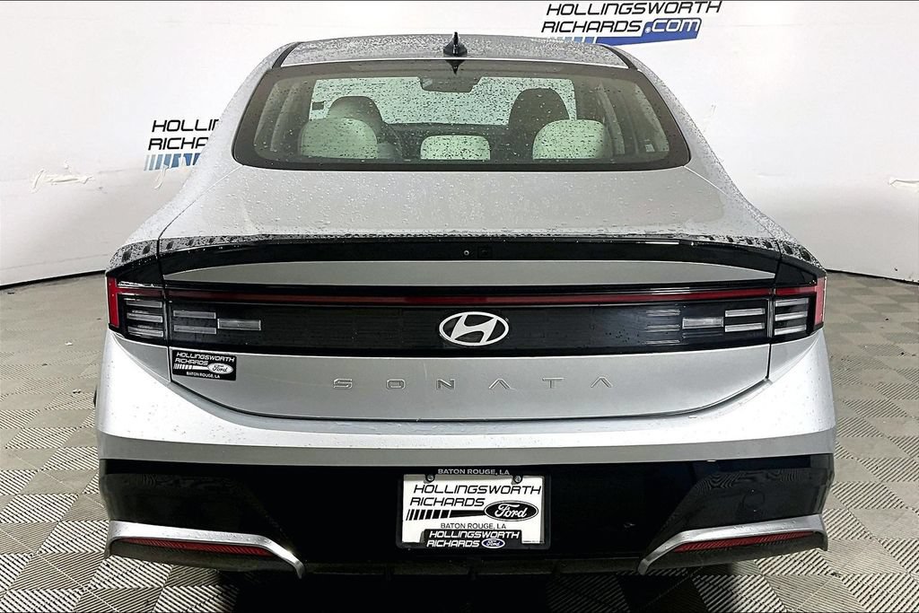Used 2025 Hyundai Sonata SEL FWD image 4
