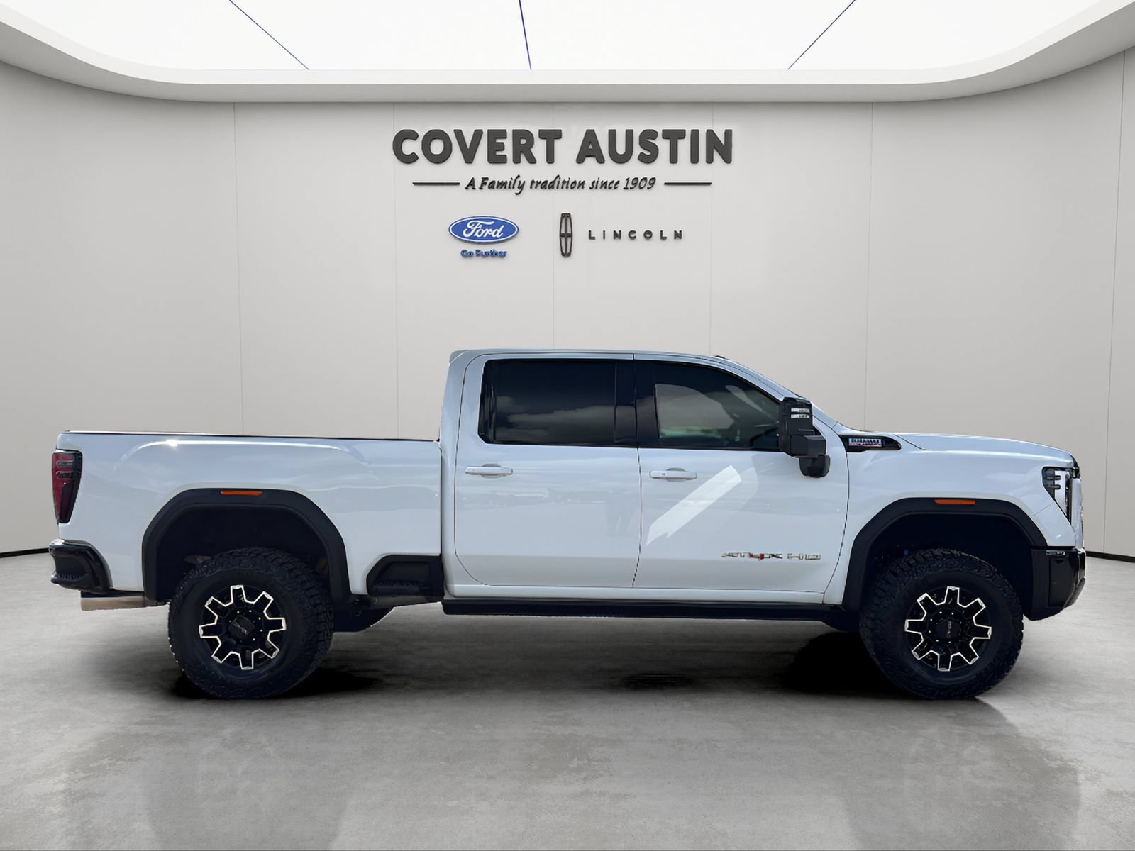 Used 2024 GMC Sierra 2500 AT4X AWD/4WD image 6