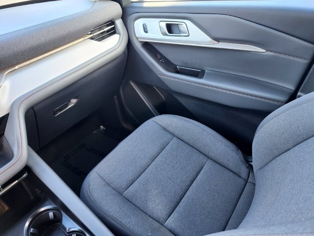 Certified 2025 Ford Explorer Active AWD/4WD image 15