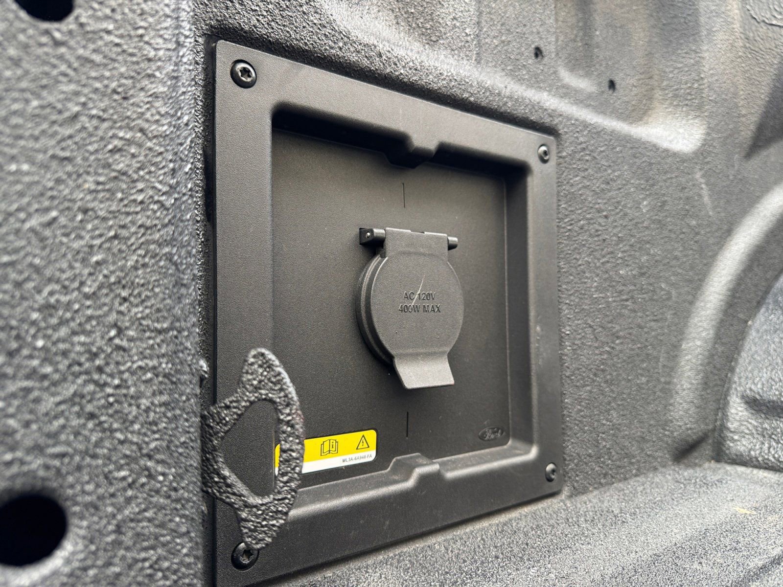 Certified 2022 Ford F150 XLT w/ Equipment Group 302A High image 18