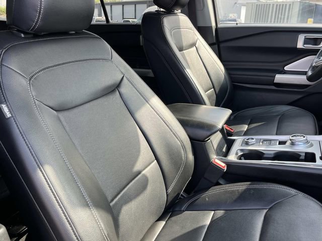Certified 2023 Ford Explorer Limited w/ Limited Technology Package image 28