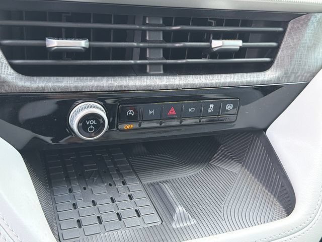 Certified 2025 Ford Explorer Platinum w/ Ultimate Package AWD/4WD image 33