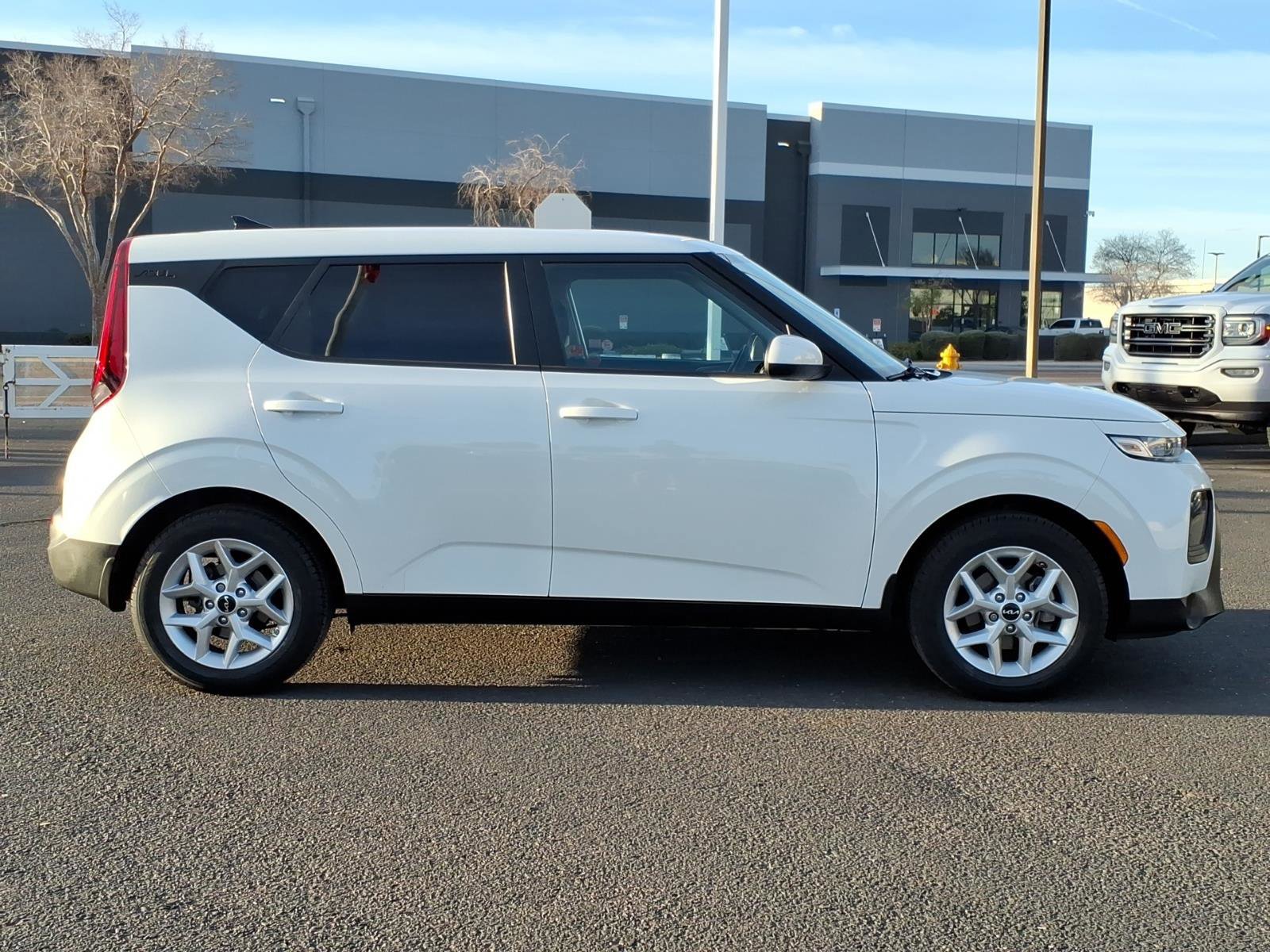 Used 2022 Kia Soul LX w/ Technology Package image 5