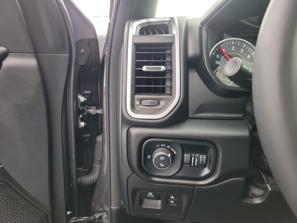 Used 2025 RAM 1500 Big Horn AWD/4WD image 24