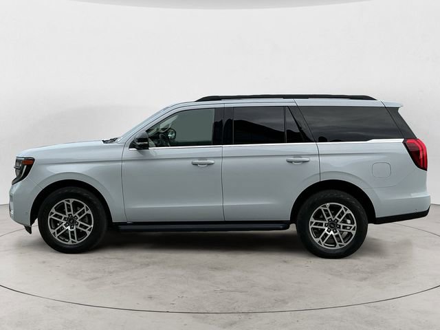 Certified 2025 Ford Expedition Active AWD/4WD image 2