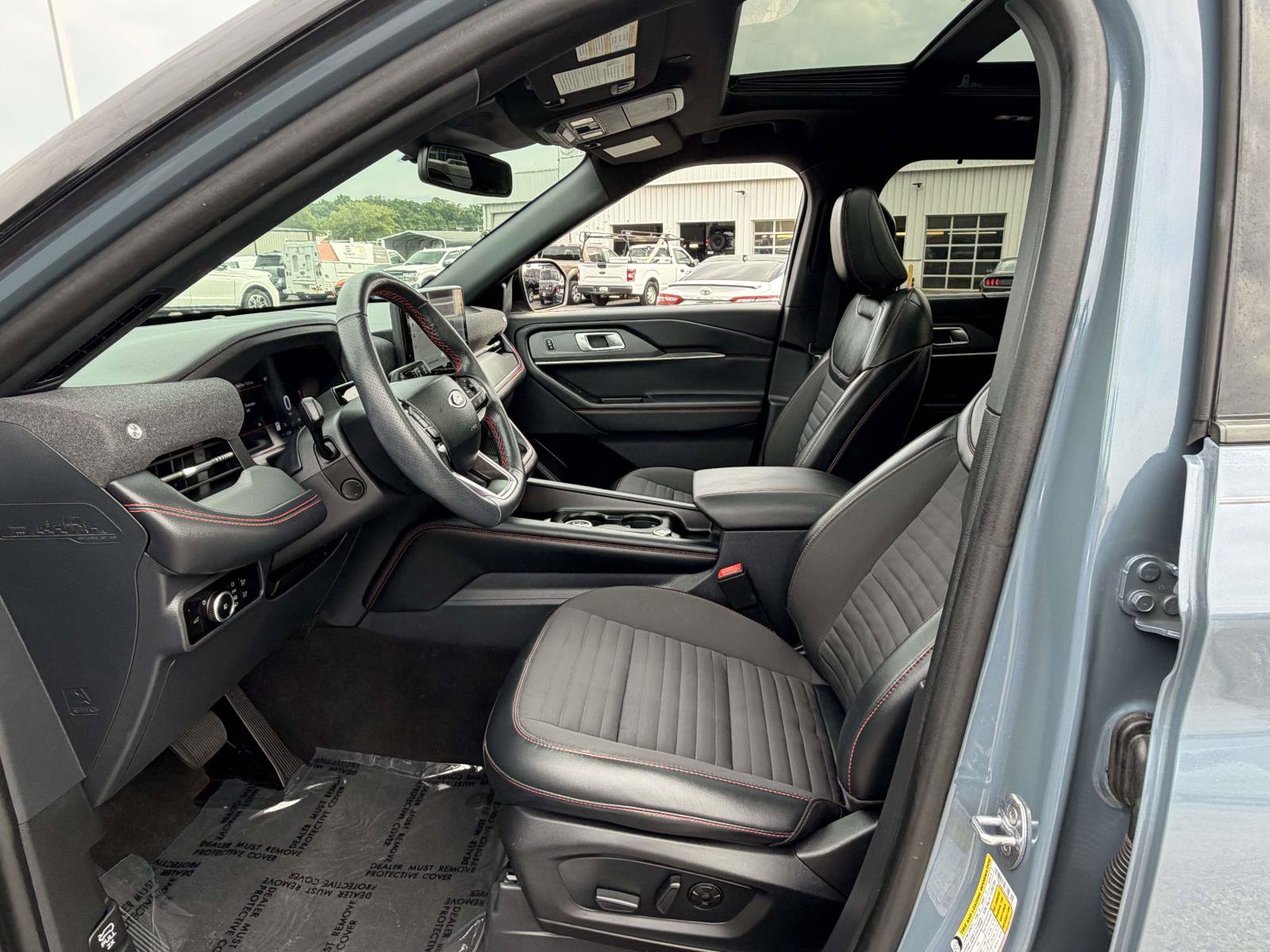 Certified 2025 Ford Explorer ST-Line w/ Premium Package AWD/4WD image 22