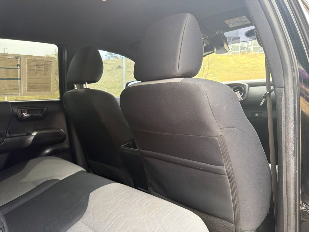 Used 2022 Toyota Tacoma TRD Sport w/ Technology Package AWD/4WD image 27