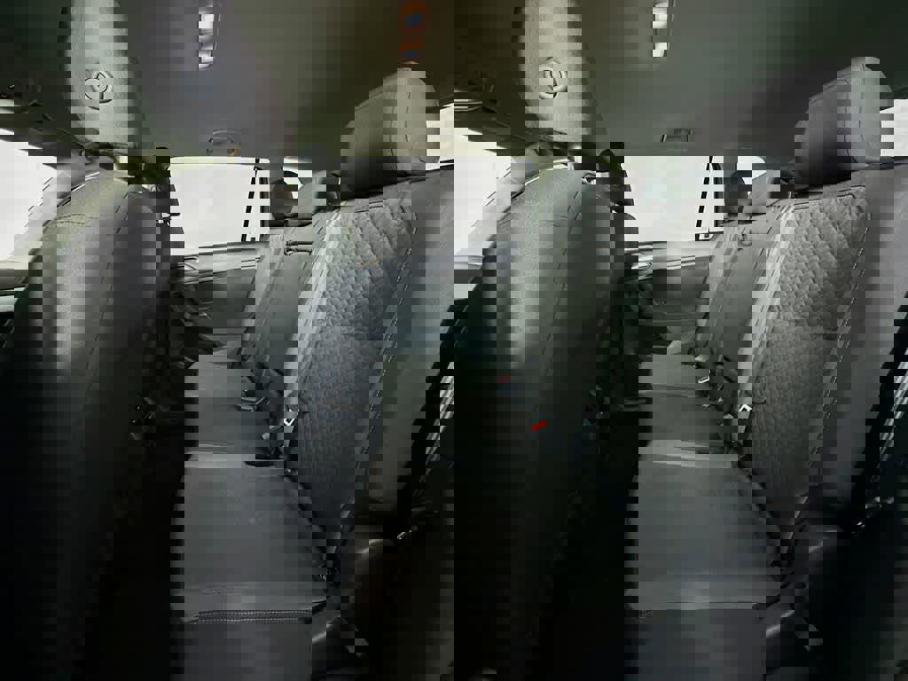 Used 2020 Volkswagen Tiguan S image 17