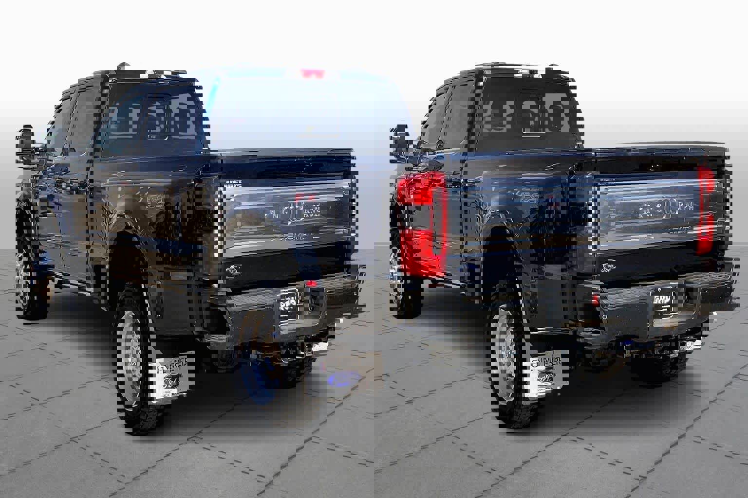 Certified 2025 Ford F450 King Ranch w/ FX4 Off-Road Package image 4