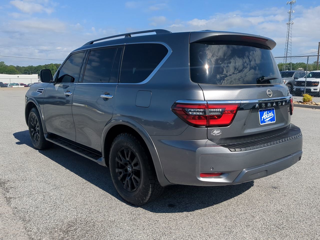 Used 2023 Nissan Armada SV w/ Cargo Package RWD image 5