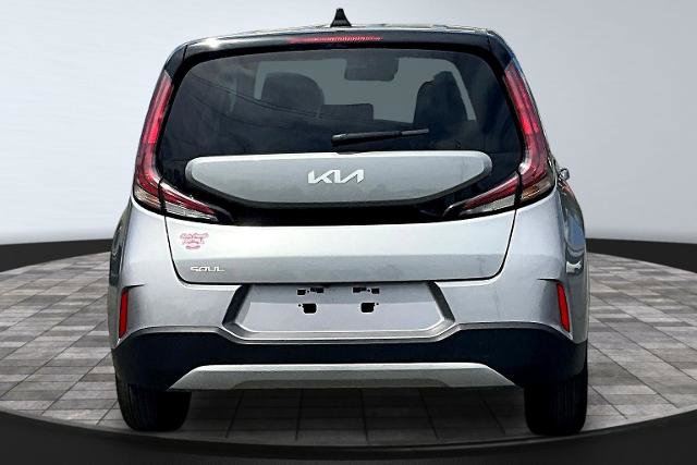 Used 2025 Kia Soul LX w/ LX Technology Package FWD image 4