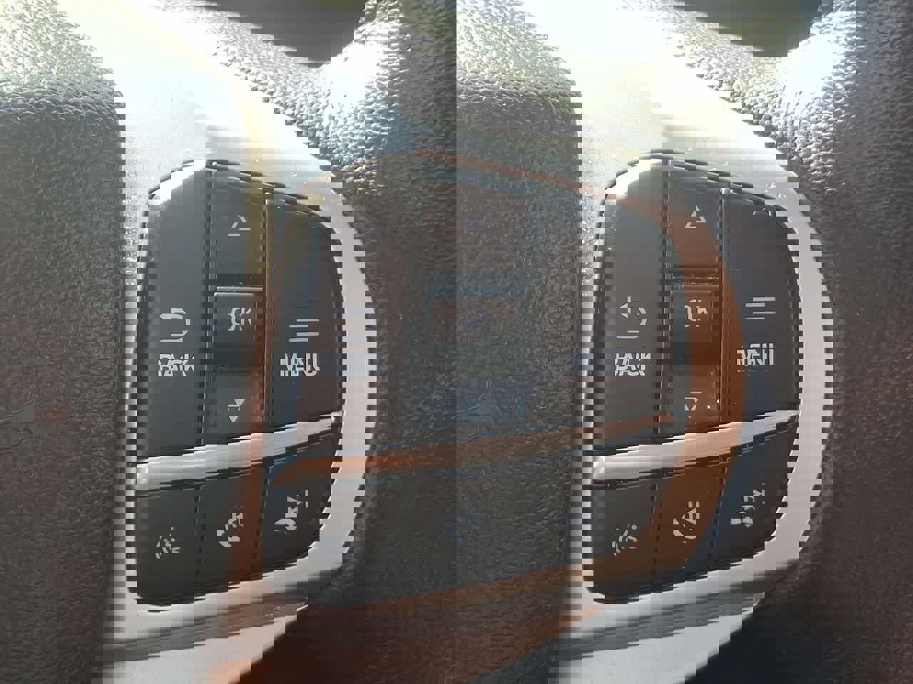 Certified 2023 Ford Explorer XLT image 24