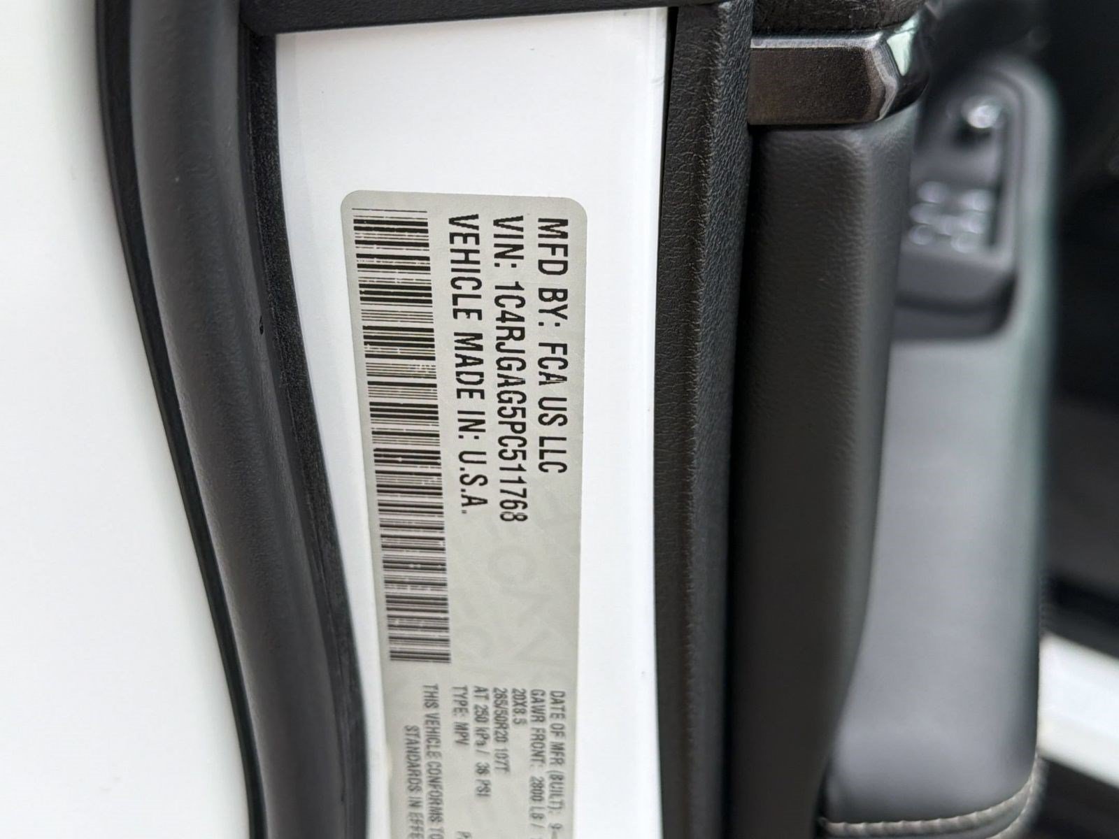 Used 2023 Jeep Grand Cherokee Altitude RWD image 22