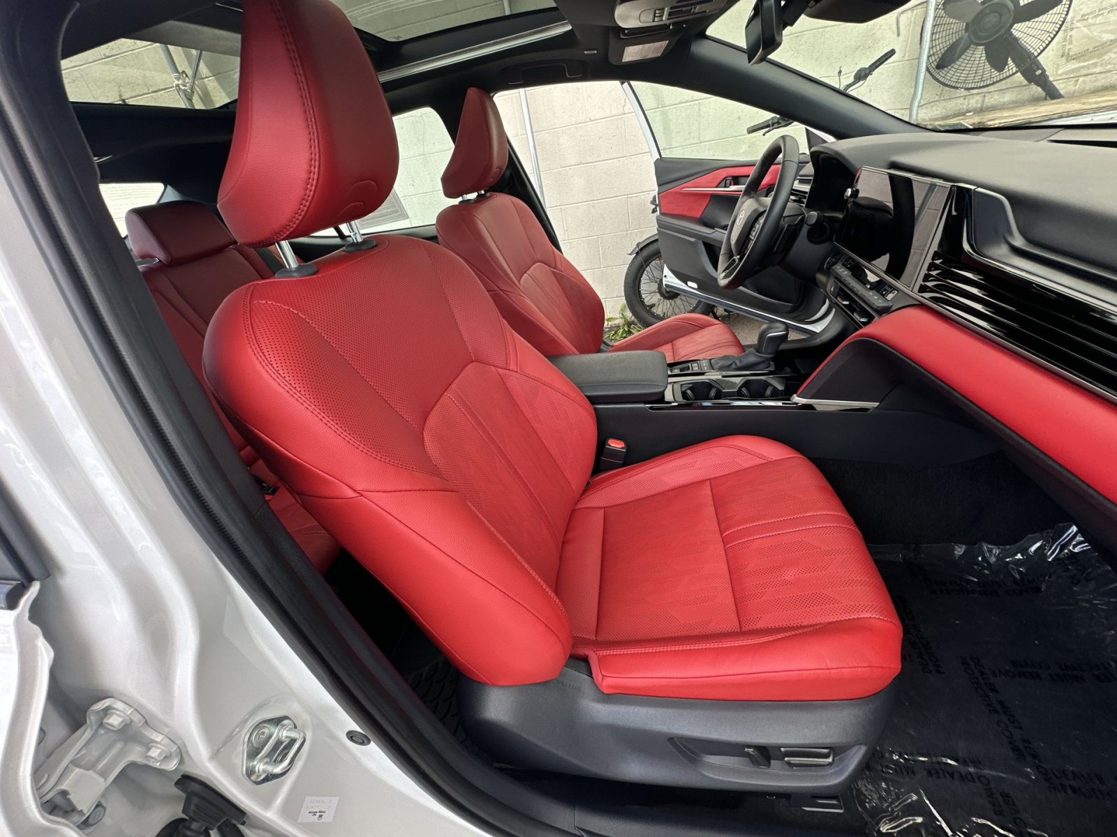 Used 2025 Toyota Camry XSE FWD image 34