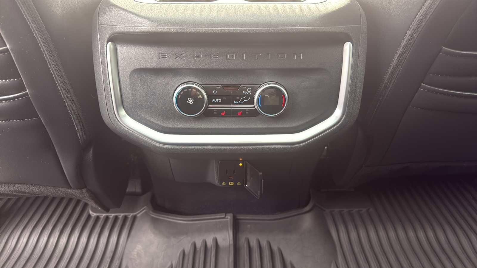 Certified 2025 Ford Expedition Tremor image 30