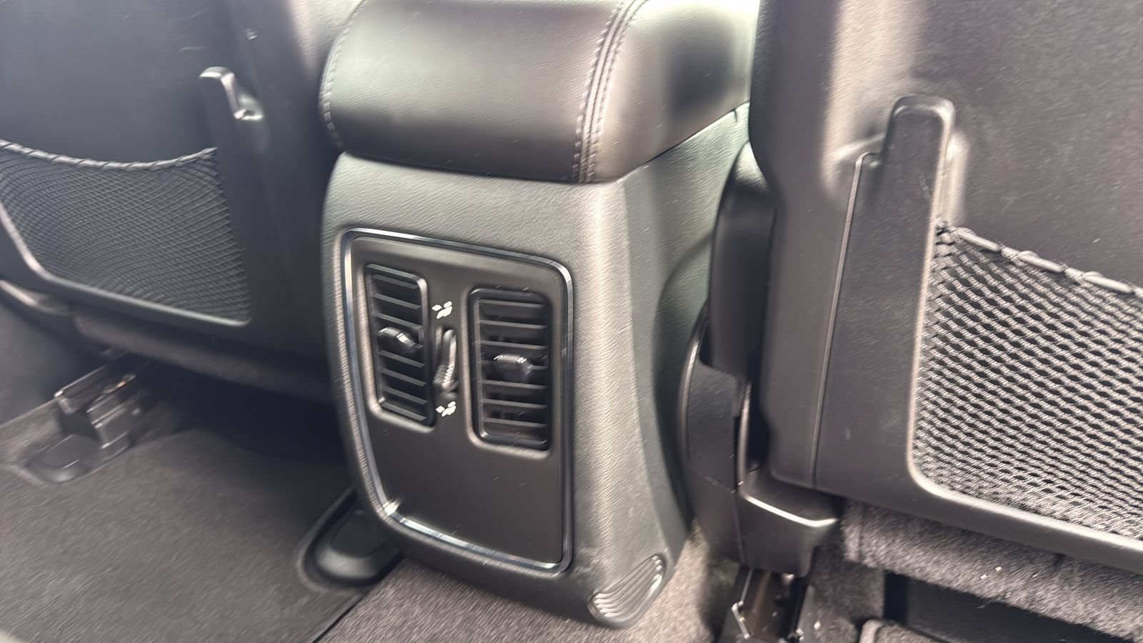 Used 2021 Jeep Grand Cherokee Laredo RWD image 27