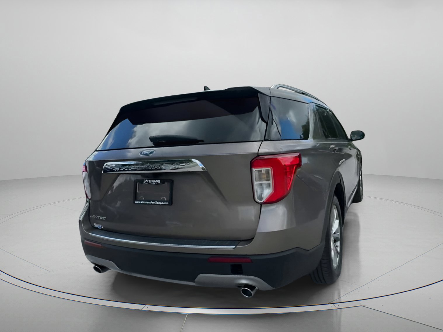 Certified 2021 Ford Explorer Limited w/ Equipment Group 301A image 18