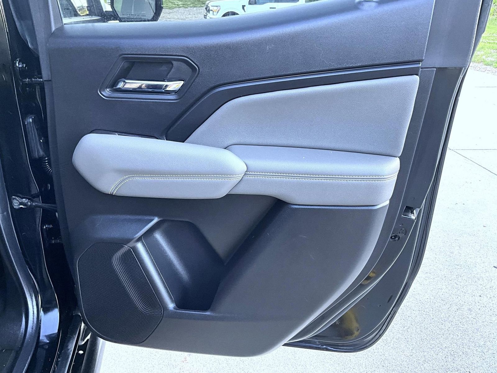 Used 2024 Chevrolet Colorado ZR2 w/ Technology Package AWD/4WD image 18