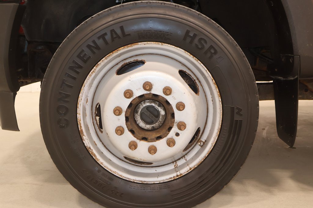 Certified 2017 Ford F550 4x4 Regular Cab Super Duty image 27