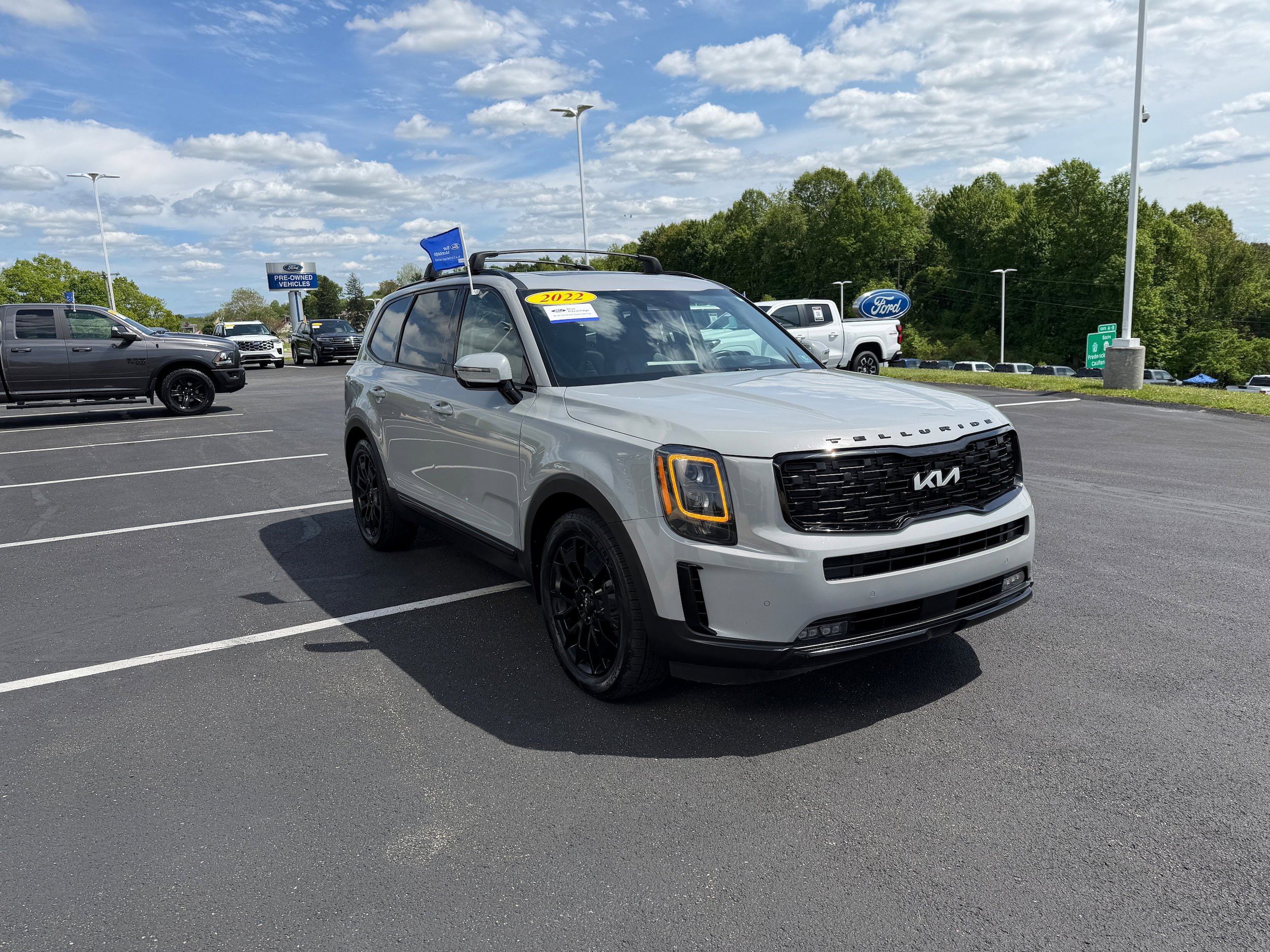 Certified 2025 Ford Expedition Active AWD/4WD image 3