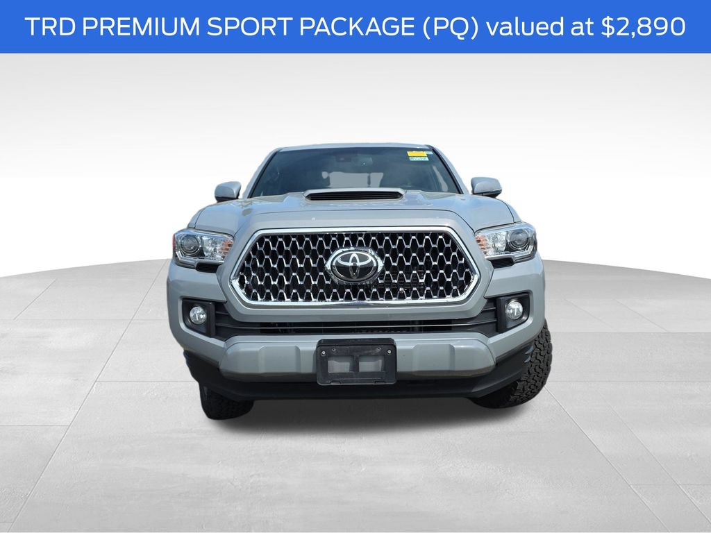 Used 2019 Toyota Tacoma TRD Sport AWD/4WD image 3