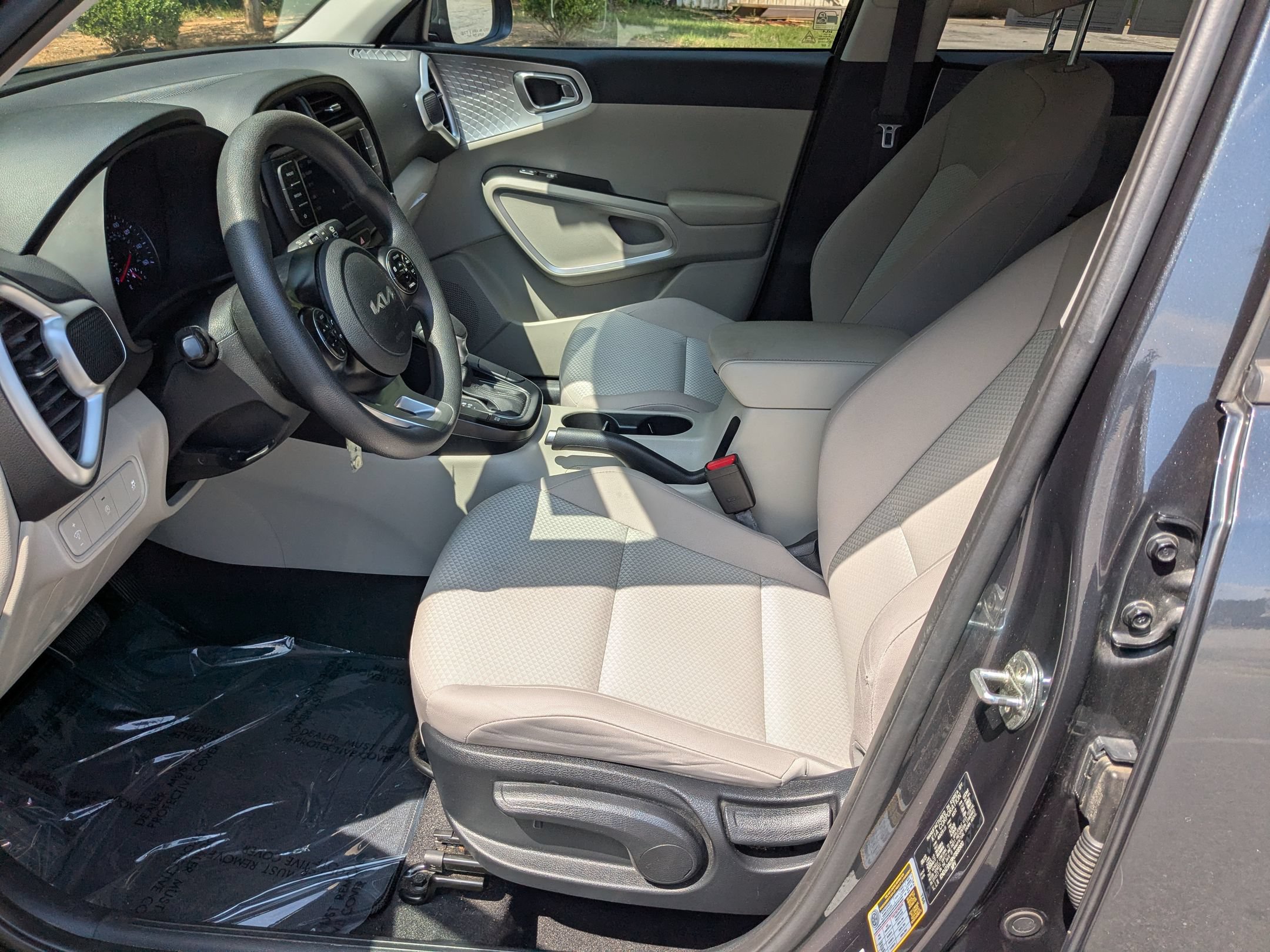 Used 2022 Kia Soul LX FWD image 12