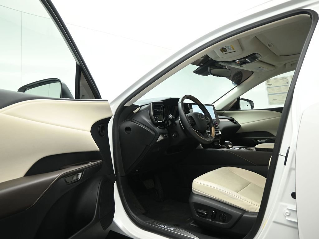 Used 2024 Lexus RX 350h w/ Convenience Package image 35