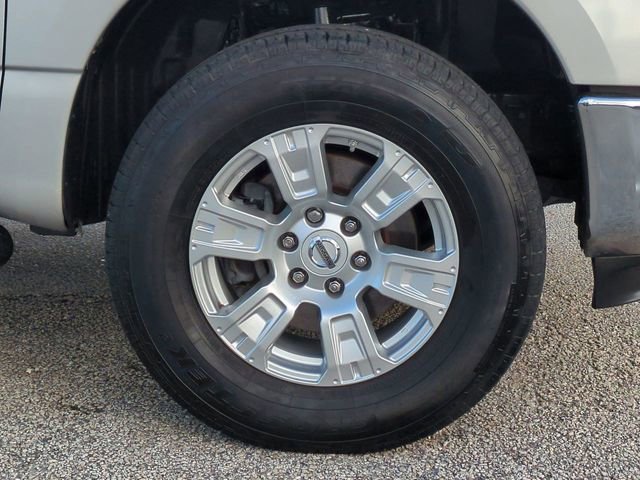 Used 2019 Nissan Titan SV image 11