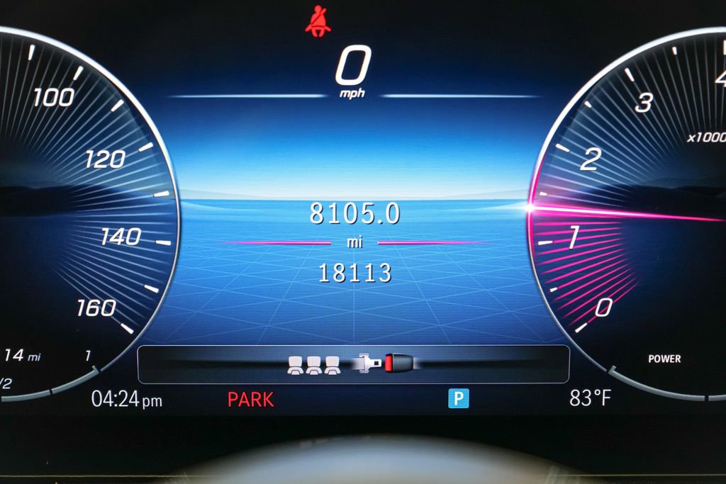Used 2025 Mercedes-Benz GLB 250 4MATIC image 18