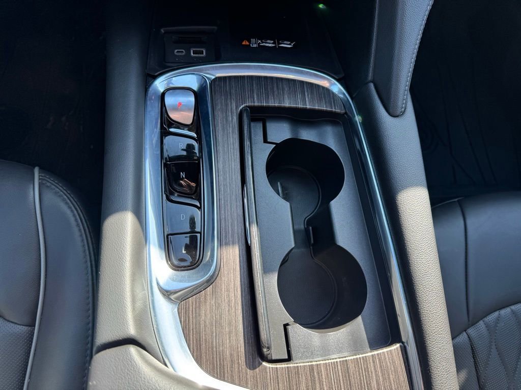 Used 2023 Buick Enclave Avenir image 22