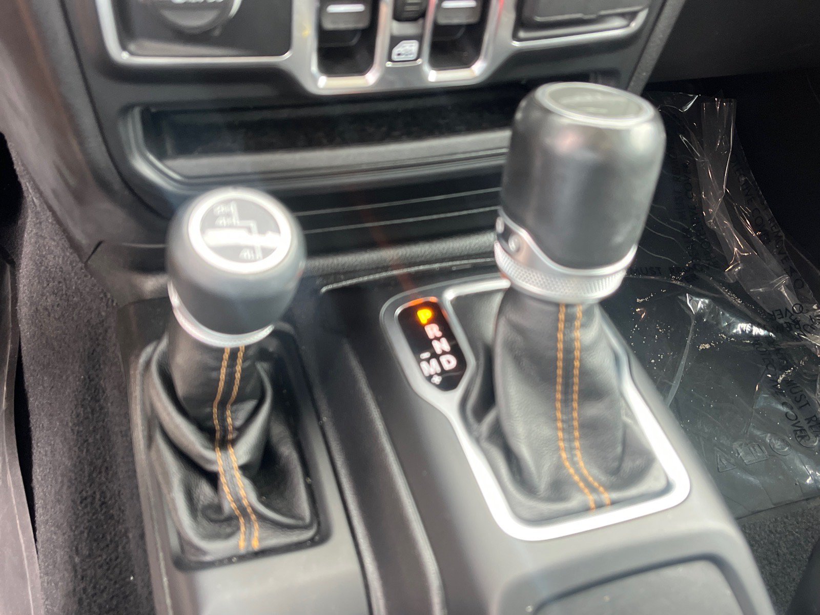 Used 2021 Jeep Gladiator Overland AWD/4WD image 14