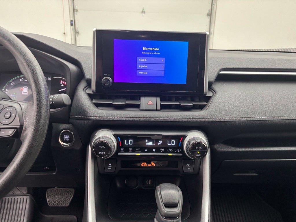Used 2025 Toyota RAV4 XLE AWD/4WD image 27