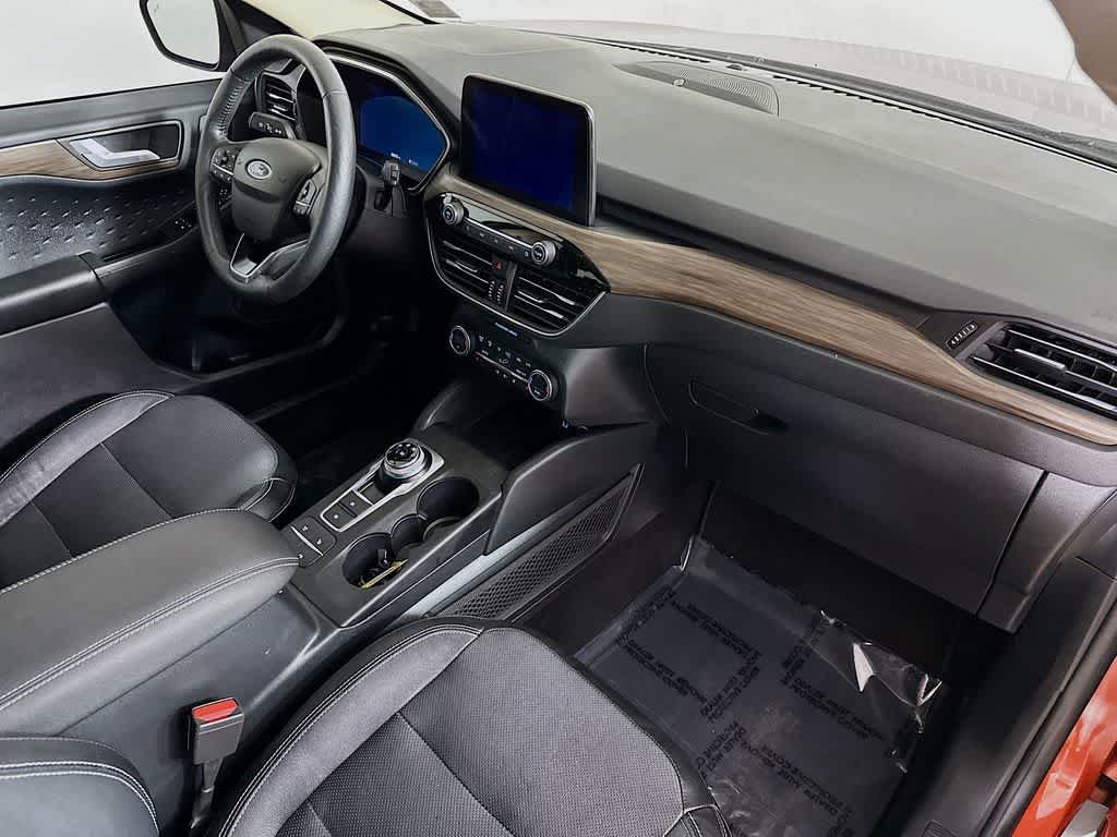 Certified 2020 Ford Escape Titanium AWD/4WD image 33