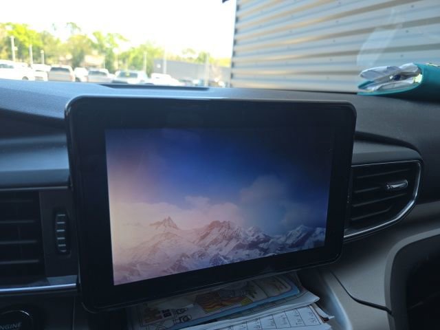 Certified 2022 Ford Explorer XLT w/ Equipment Group 202A image 8