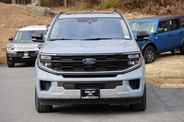Certified 2025 Ford Expedition Platinum w/ Driver's Package image 5