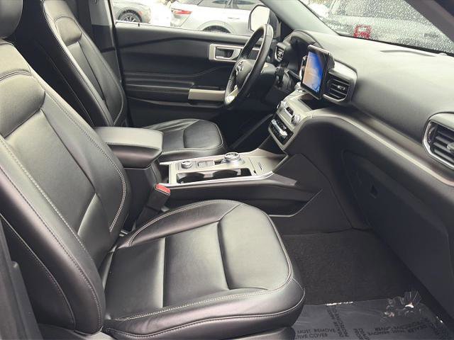 Certified 2022 Ford Explorer XLT w/ Equipment Group 202A image 11