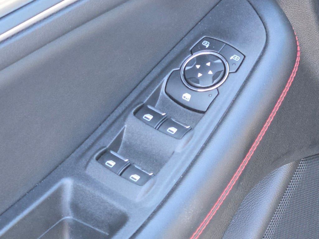 Certified 2024 Ford Edge ST-Line w/ Class II Trailer Tow Package image 21