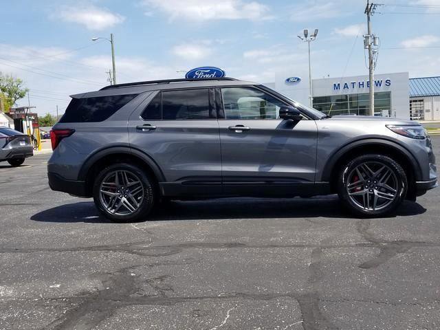 Certified 2025 Ford Explorer ST-Line w/ Premium Package AWD/4WD image 4