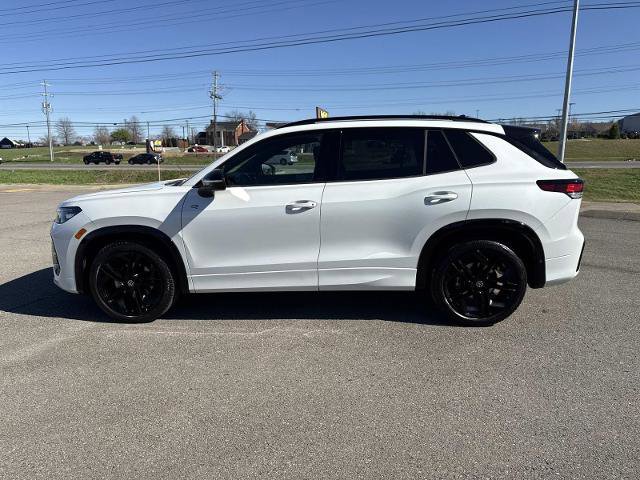 Used 2026 Volkswagen Tiguan SE R-Line image 8