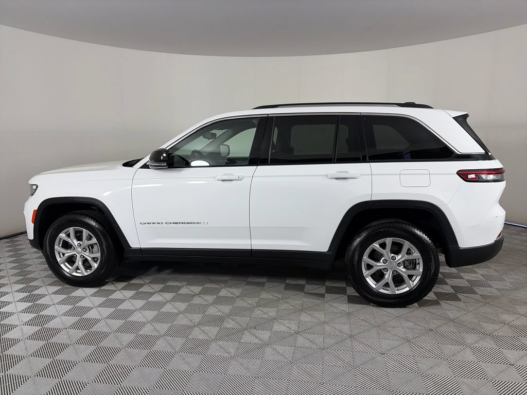 Used 2024 Jeep Grand Cherokee Limited AWD/4WD image 4