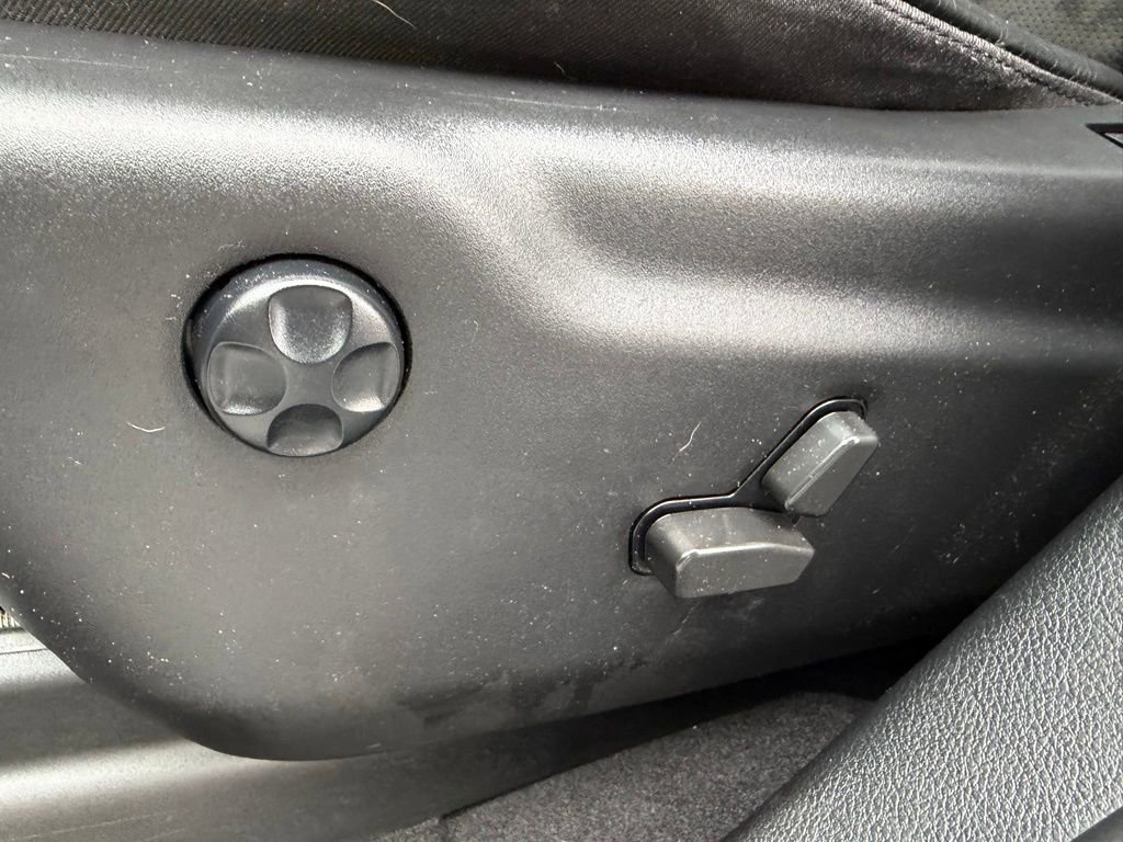 Used 2021 Jeep Grand Cherokee Laredo X image 17